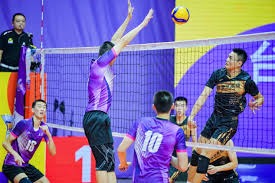 亚利桑那响尾蛇与德州游骑兵会师 2023 世界大赛，由游骑兵夺得建军 63 年来首座冠军